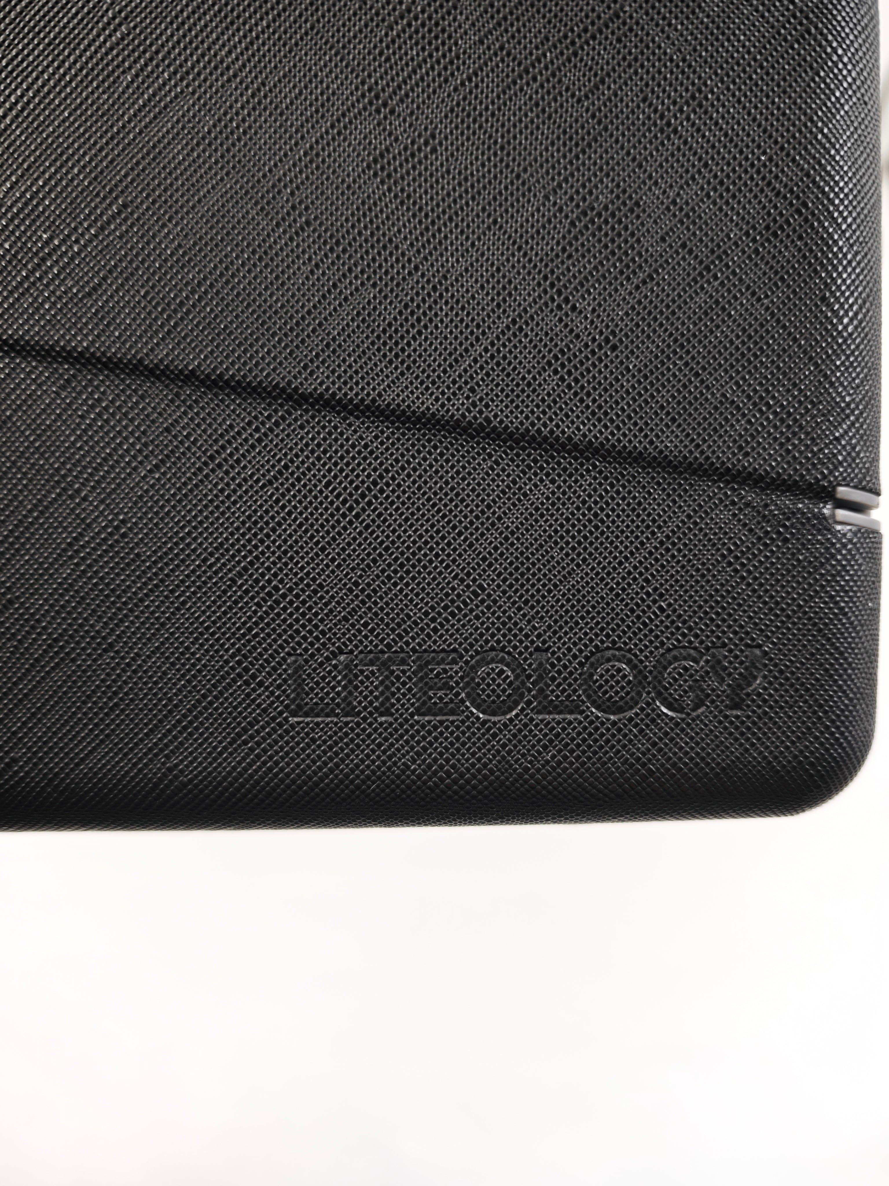 Aero Lite 拾光旅殼